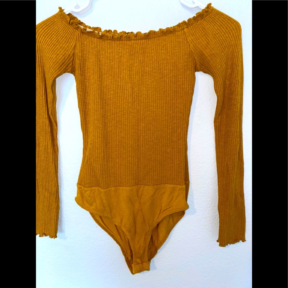 WMNS/XS Charlotte Russe Off the Shoulder Body Suit